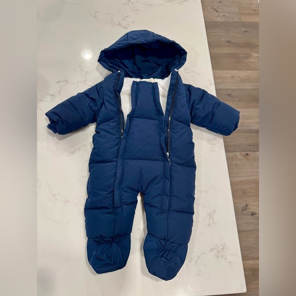 Baby snowsuit size 6-9 months - Picture 1 of 5